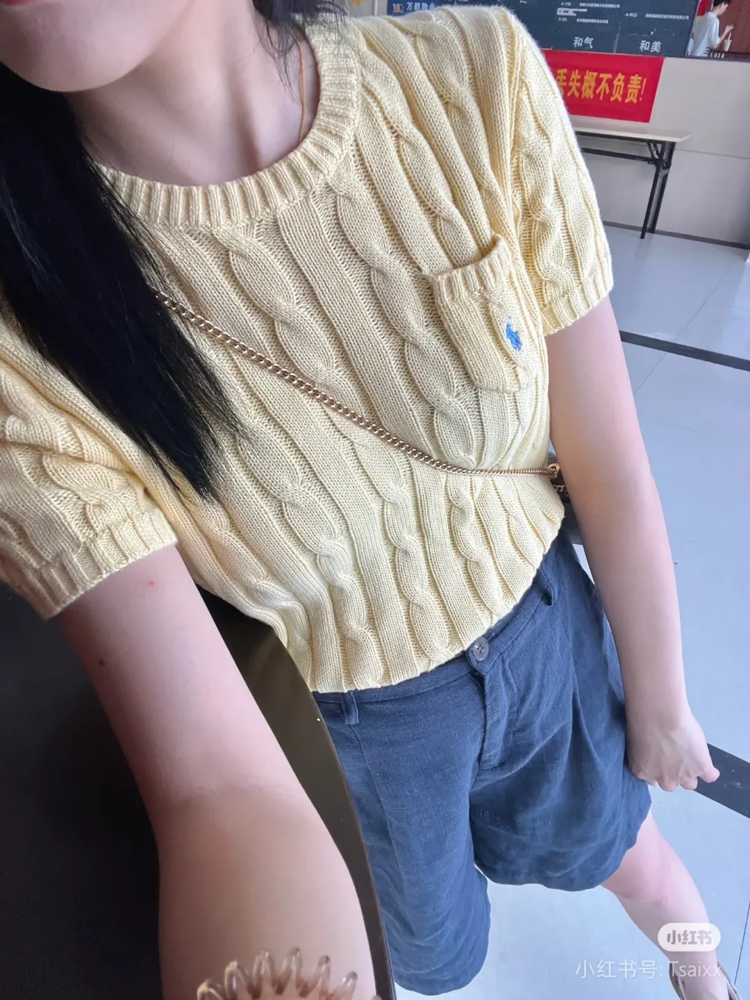 P154 💰 "Top quality" Style number: DS222# (not off the shelves all year round) [Ralph Lauren round neck pocket style solid color pony embroidered logo knitted short sleeves] ✅Ralph Lauren Ralph Lauren classic basic pocket all-match style goddess knitted short sleeves for all seasons ✅Main supplier platform live broadcast Wholesale entity Replenish when out of stock Not off the shelf ✅ZP quality 1:1 version Scan the code to enter the GF website Counter quality ✅Details and quality are the only one in Guangzhou. Imported quality cotton yarn, focusing on high-end, cost-effective, good quality needless to say. ✅The version is restored to the original order. The maximum size can be worn up to 160 pounds. Loose, comfortable and stress-free. ✅The upper body is simple and easy to match. A must-have for goddess ootd. Good-looking clothes are never picky. A must-have in the goddess’ wardrobe. Size: S-XL. Color: White, almond, purple, orange, gray, yellow, black, khaki, pink, navy, rose, green. Chinese red olive green light blue white label light blue blue label